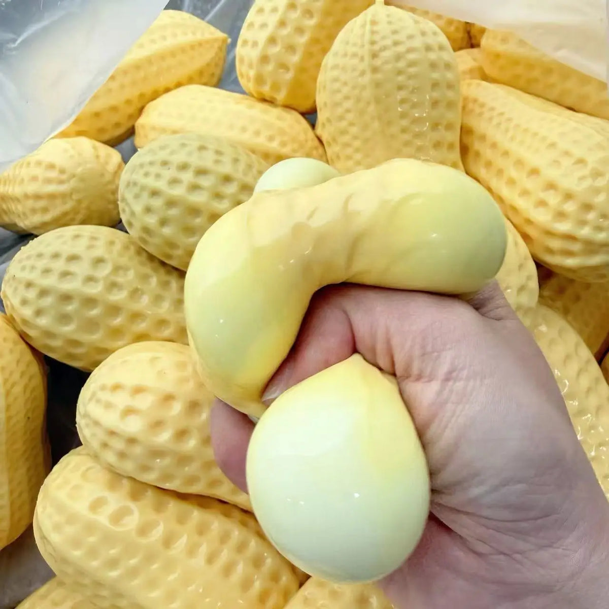 🍓 Ultra-Satisfying Food-Themed Squishy Toys